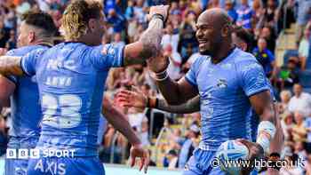 Sivo spree continues as leaders Leeds maul Hull KR