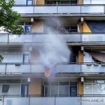 Flinke brand in flatgebouw Enschede: één persoon naar het ziekenhuis