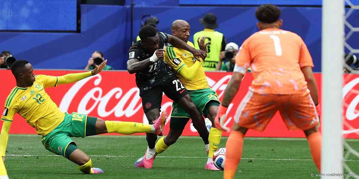 NOS-analisten zien discutabel moment bij Zuid-Afrika - Canada: 'Ik vind het een penalty'