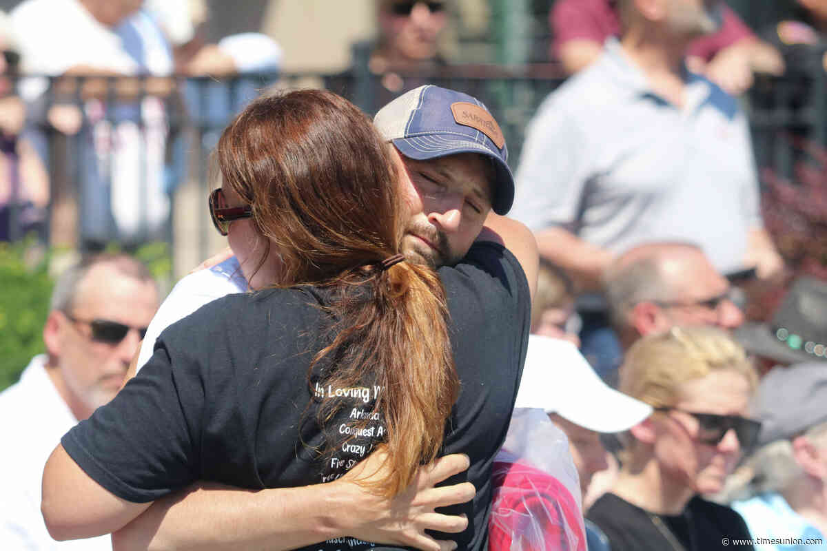 Racing community mourns 17 horses killed in Saratoga Springs barn fire