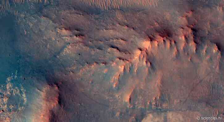 Na vijf jaar en vier maanden: Marsrover voltooit marathon en wordt van bovenaf gefotografeerd