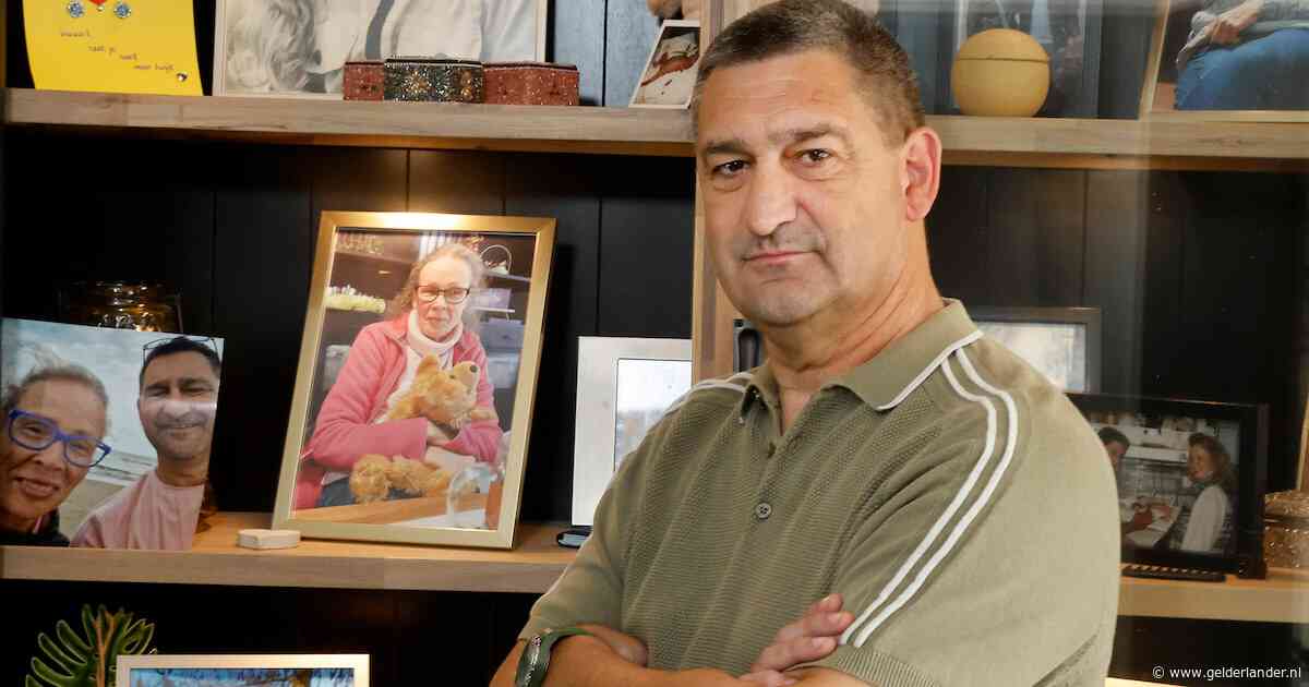 Na 40 jaar samen moet Rob (60) afscheid nemen van zijn vrouw Carmen door jongdementie: ‘Ik kijk elke dag naar haar foto’s’