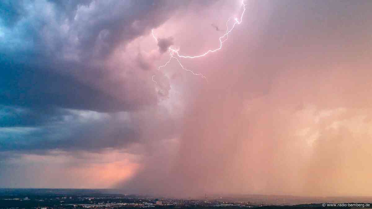 Nach über 40 Grad: Heftige Gewitter ziehen über Oberfranken hinweg