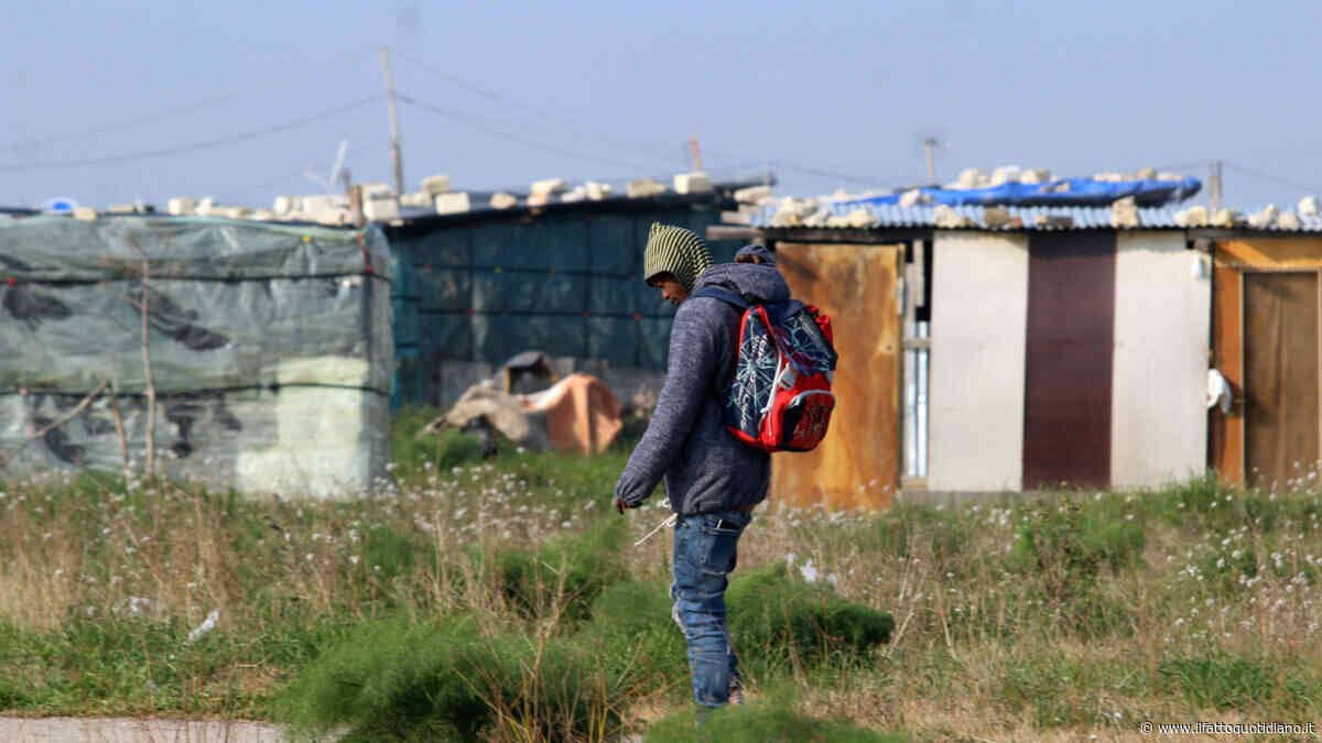 Da Borgo Mezzanone a Torretta Antonacci, i “ghetti” dei braccianti tra alloggi di fortuna e acqua non potabile. Mentre i 200 milioni del Pnrr sono andati persi