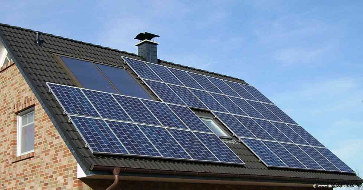 Caldo estremo, più condizionatori: come i pannelli solari possono evitare il boom dei consumi elettrici. Lo studio