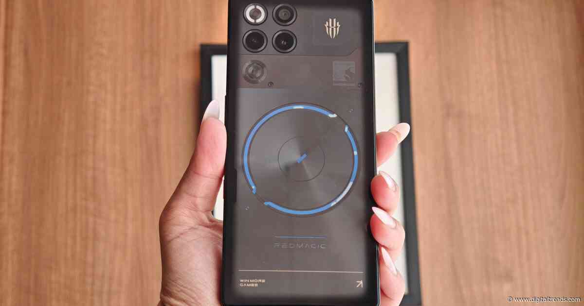 I tried turning the Red Magic 11S Pro into a handheld console, and it almost worked too well
