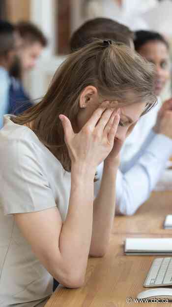 4 ways to help your coworker manage their migraines