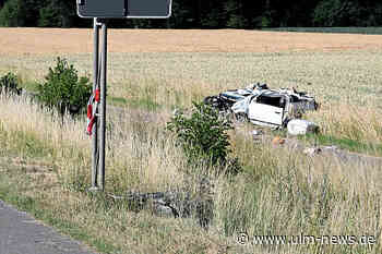 Tragischer Unfall auf der B30 - Auto überschlägt sich mehrfach- 62jähriger Fahrer kommt zu Tode