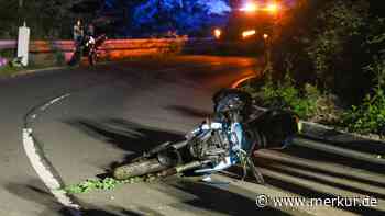 Tragischer Frontal-Crash mit Auto: 16-Jährige stirbt bei Motorradunfall in Bayern