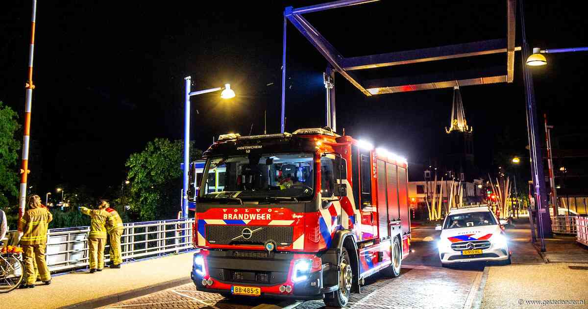 Politie houdt in de nacht twee mannen (50 en 57) aan die Oude IJssel niet af willen