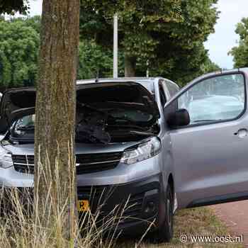 112 Nieuws: Gewonde bij aanrijding in Vriezenveen | Auto botst op boom in Rijssen