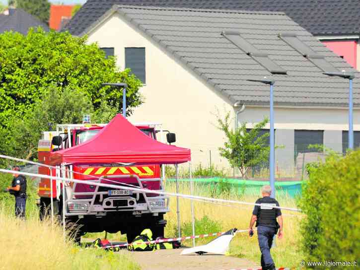 Aereo turistico si schianta vicino a Nancy. Era un "battesimo del volo": morti in 11