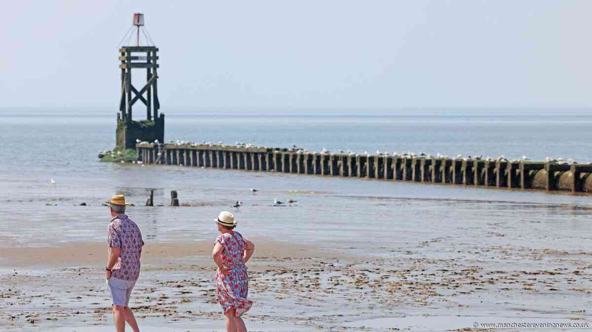 Met Office forecasts 'very warm and hot' weather to return to UK within days