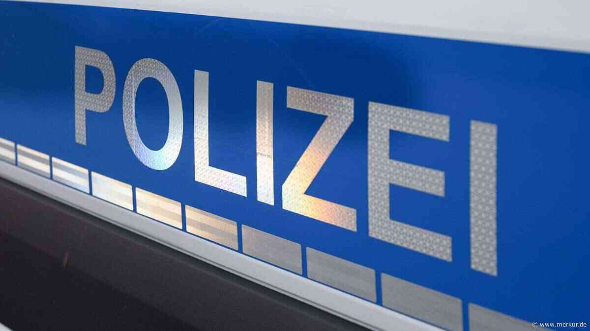 BMW-Fahrer rast auf Polizisten zu und flieht zur Tankstelle