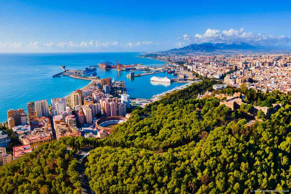 Three Irish holidaymakers killed in ‘devastating’ car crash in Spain