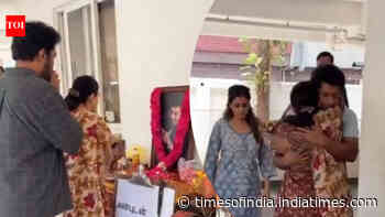 Khushbu and Sundar C pay last respects to K. Bhagyaraj