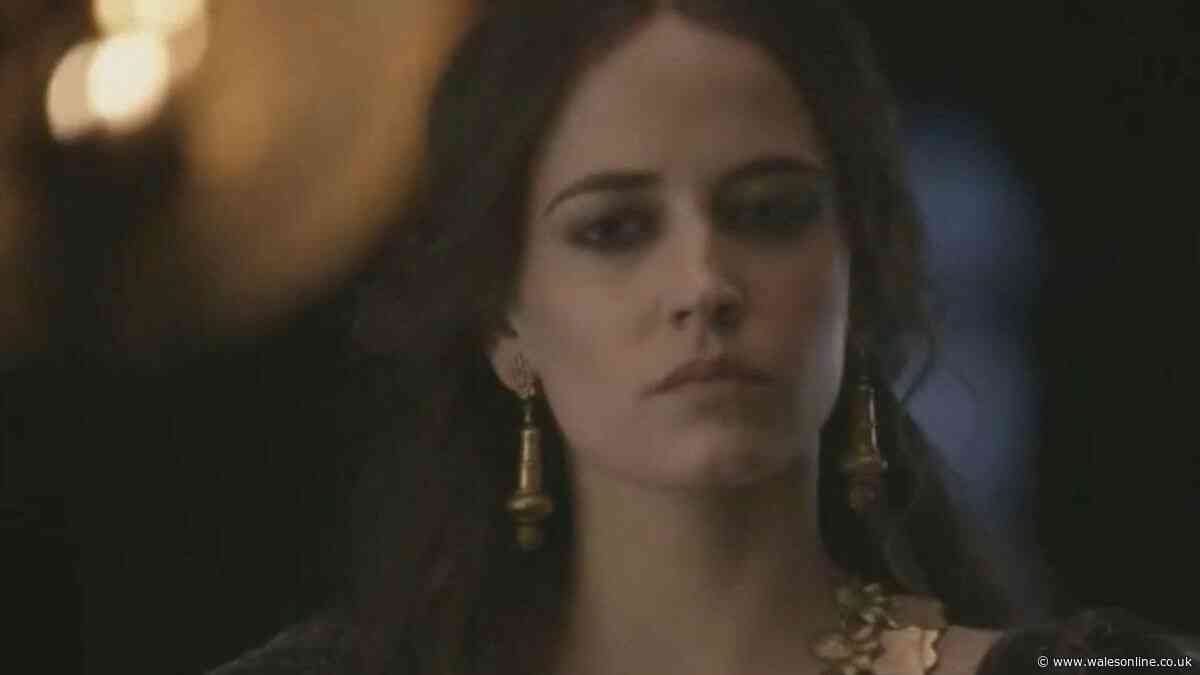 'Magnificent' period drama praised by fans as they issue same demand