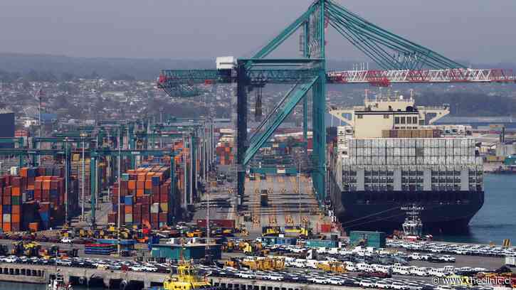Banco Central proyecta fuerte caída de 1,8% de las exportaciones para este año, y economistas apuntan al cobre y al menor crecimiento global