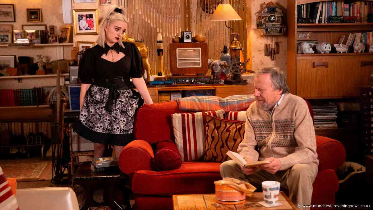 Coronation Street star quits soap after six years as final scenes filmed