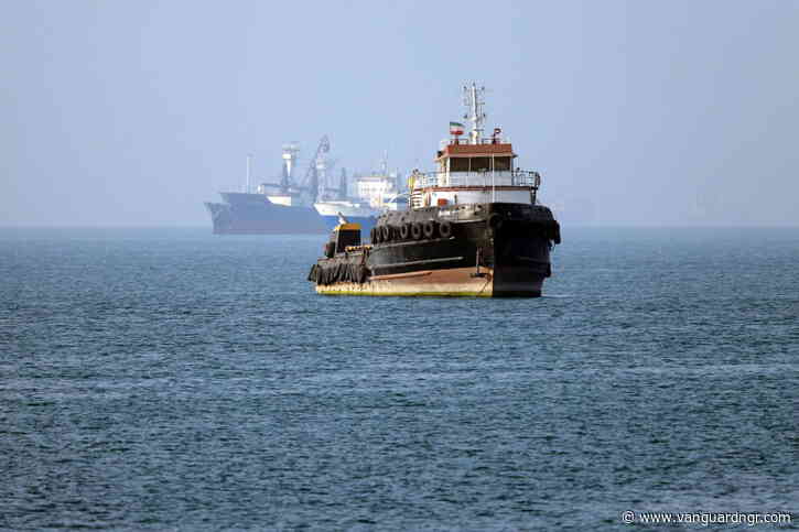 Hormuz traffic drops after Saturday strike on vessel