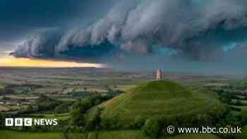 In pictures: Storms, solstice and staying cool