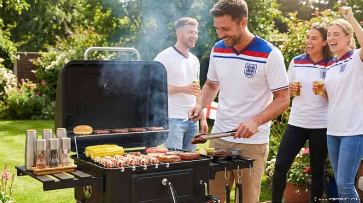 Big BBQ and smoker down to £89 is 'excellent' for entertaining family and friends