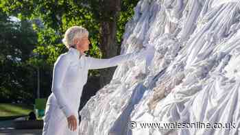 Giant 'Murray Mound' of tennis whites exposes Britain’s landfill habit