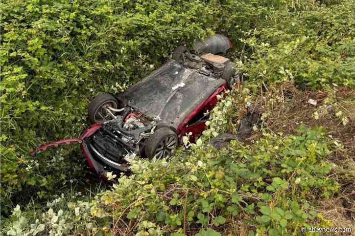 1 person suffers serious, non-life-threatening injuries in Abbotsford crash
