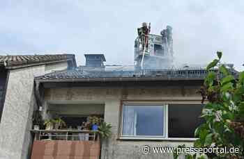 FW-RS: Dachstuhlbrand in einem Reihenhaus