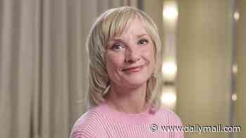 Ab Fab star Jane Horrocks reveals her suitcase was stolen on a train from Manchester to London as she criticises Avanti West Coast