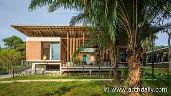 Anjung House / Eleena Jamil Architect