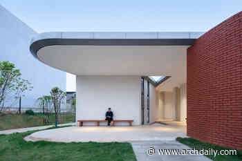 Buildings of Liangzi Lake Changling Ferry  / UP Architecture