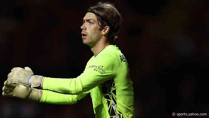 Barnet sign former Fulham goalkeeper Ashby-Hammond