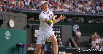 Jannik Sinner ontsnapt aan vroege uitschakeling op Wimbledon na zwaarbevochten vijfsetter tegen Serviër