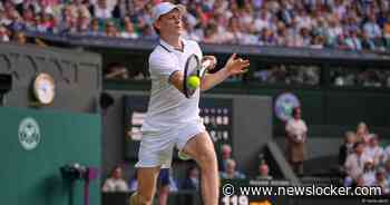 Jannik Sinner ontsnapt aan vroege uitschakeling op Wimbledon na zwaarbevochten vijfsetter tegen Serviër