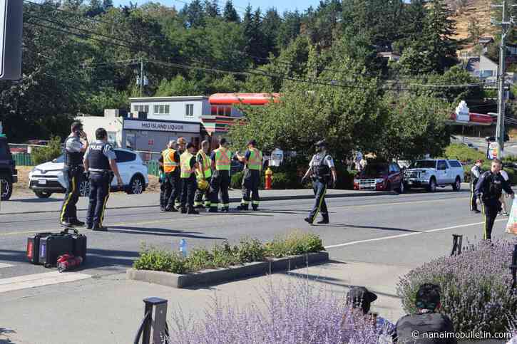 Two teenagers struck by vehicle in Nanaimo