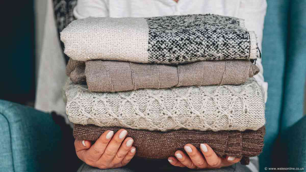 Space-saving storage box that doubles as a coffee table just 33p with cashback