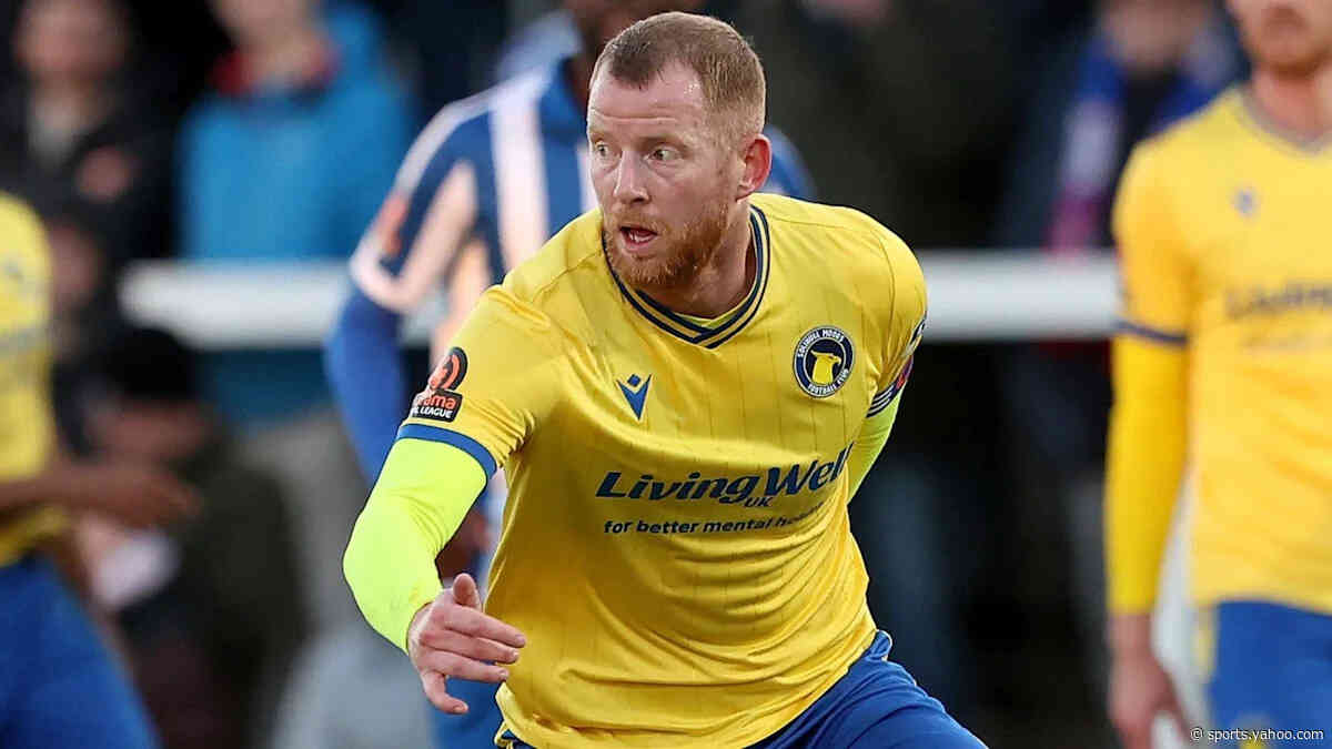 Defender Whitmore in unexpected Solihull return