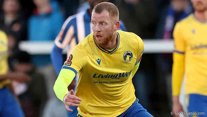 Defender Whitmore in unexpected Solihull return