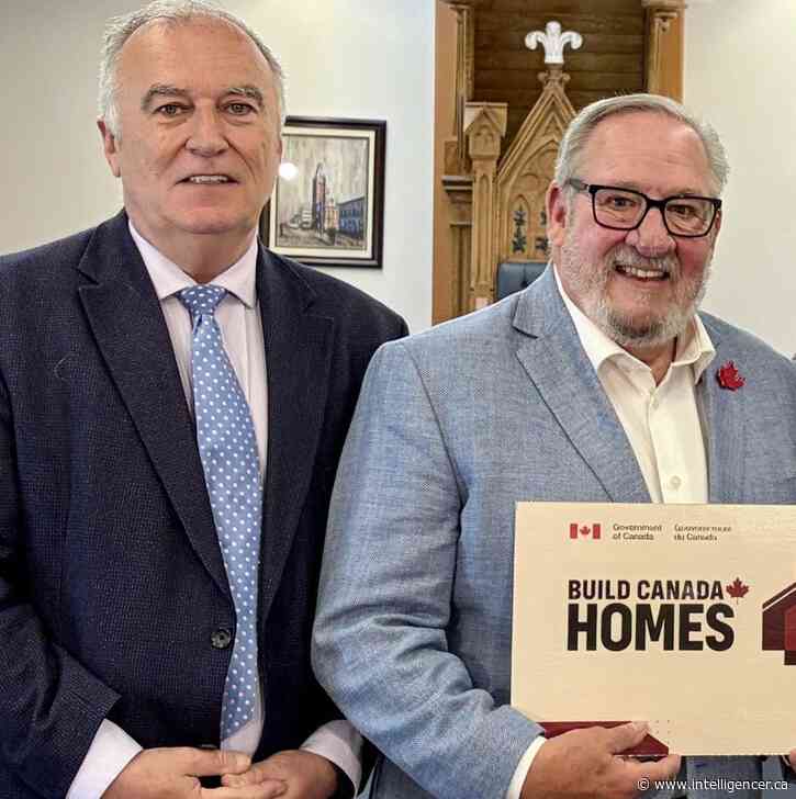 Belleville Mayor Ellis presented with new federal Housing Design Catalogue