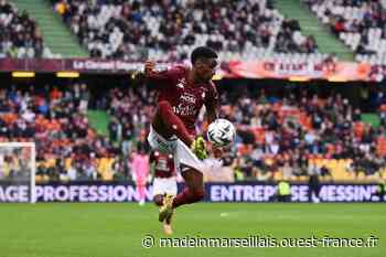 Anciens : Bouna Sarr prolonge l'aventure avec le FC Metz (officiel)