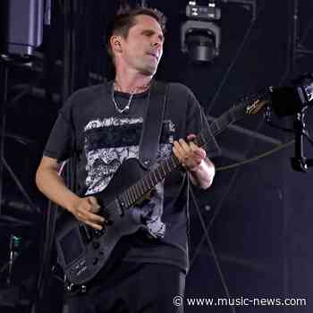 Muse set to secure eighth Number 1 album with The Wow! Signal
