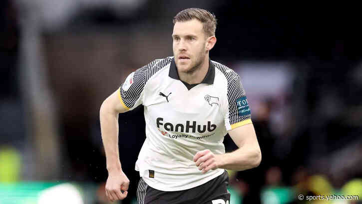 Lincoln sign defender Elder from Derby
