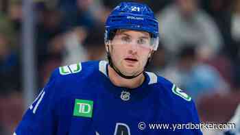Predators acquire Hoglander from Canucks for pick