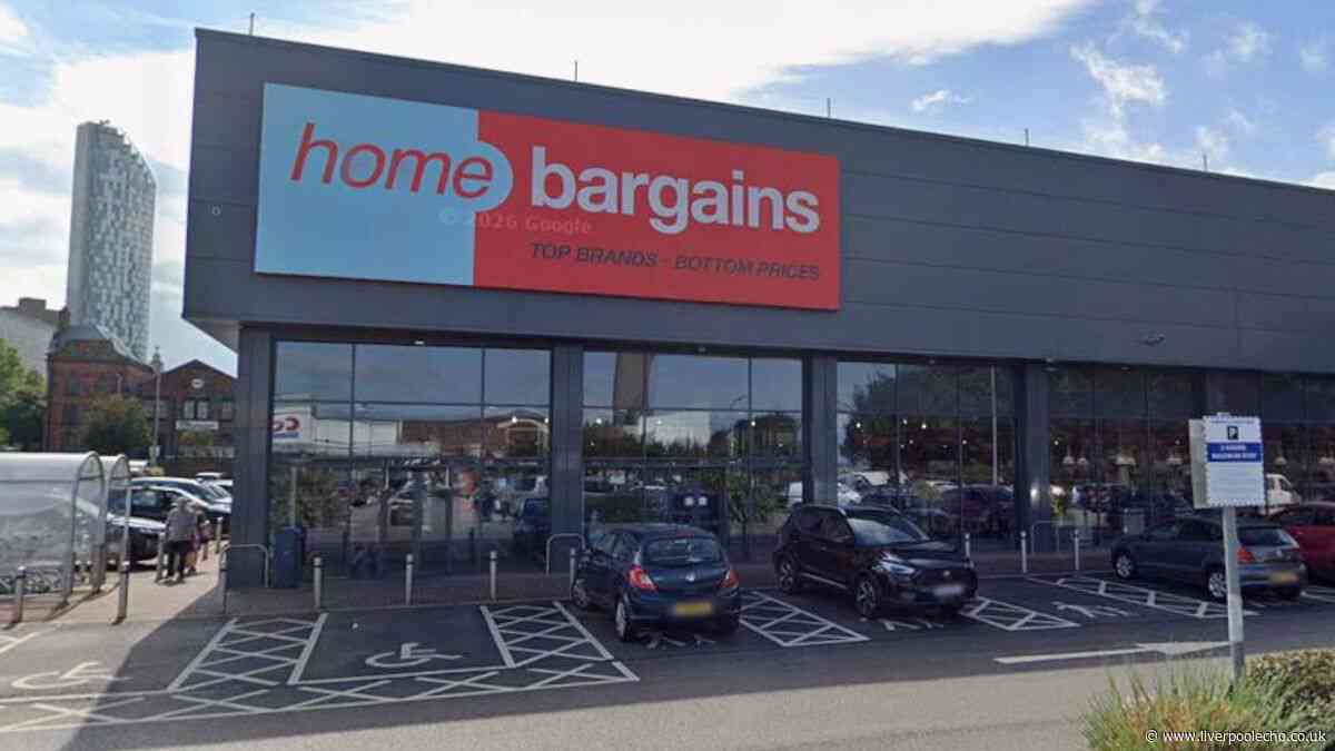 Home Bargains' £4 'natural' kit keeps grass 'stronger and greener'