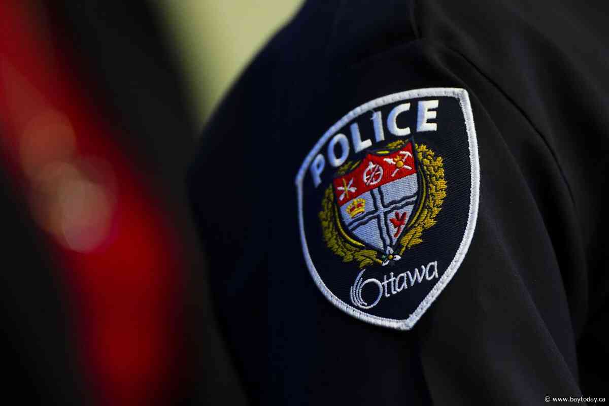 Ottawa police investigate murder-suicide after 2 boys found dead in home, dad in car