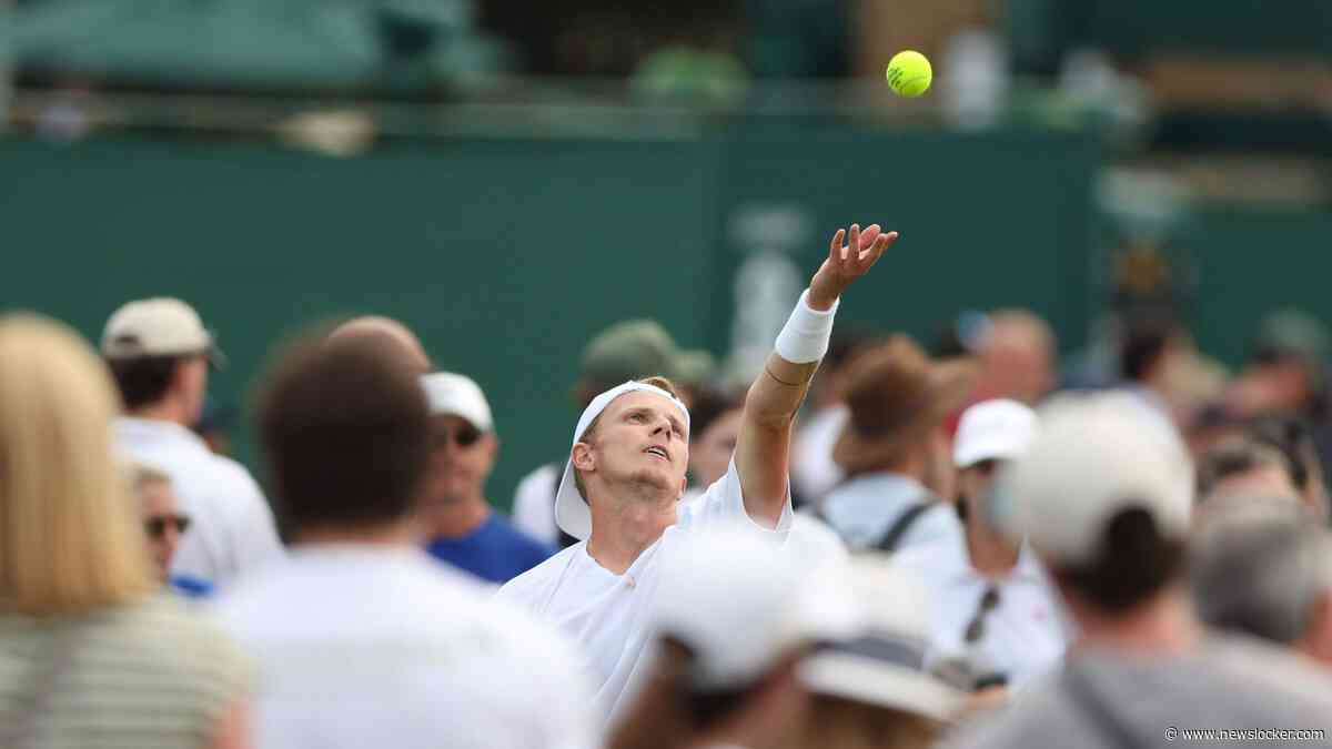 LIVE Wimbledon 2026 | Jesper de Jong pakt eerste set tegen Japanner Hijikata, bloedende Sinner scheurt teennagel bij krappe zege