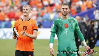 Nederlands elftal-keeper Bart Verbruggen en verdediger Jan Paul van Hecke zijn heel close met elkaar: ’Een goede band op en buiten het veld’