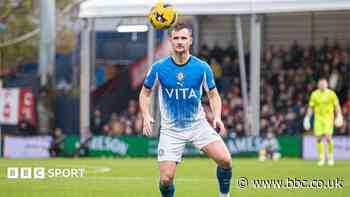 Bradford strengthen midfield with Connolly signing