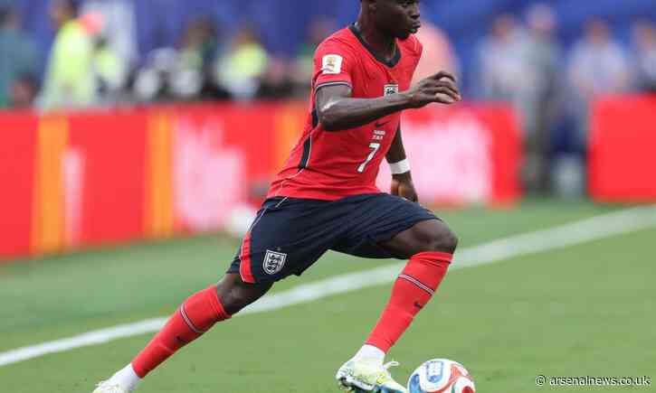 'He doesn't look right': Gary Neville issues worrying verdict on Arsenal superstar